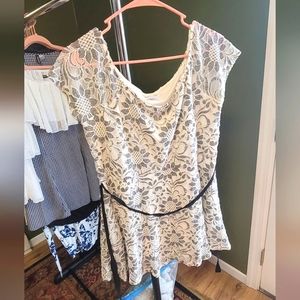 Motherhood Maternity Babydoll lace